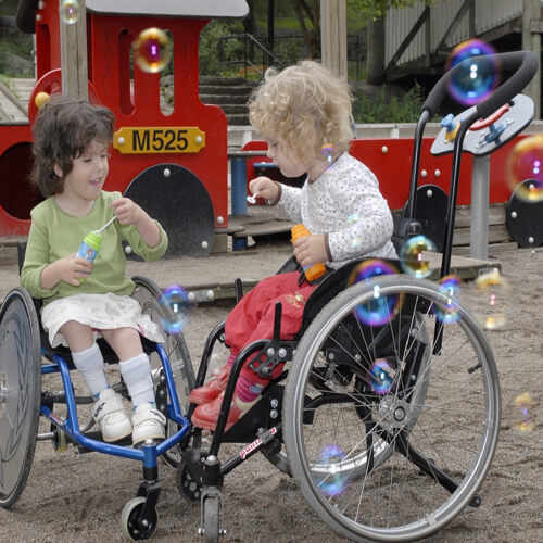 Panthera Micro Çocuk tekerlekli sandalyesi metin içi